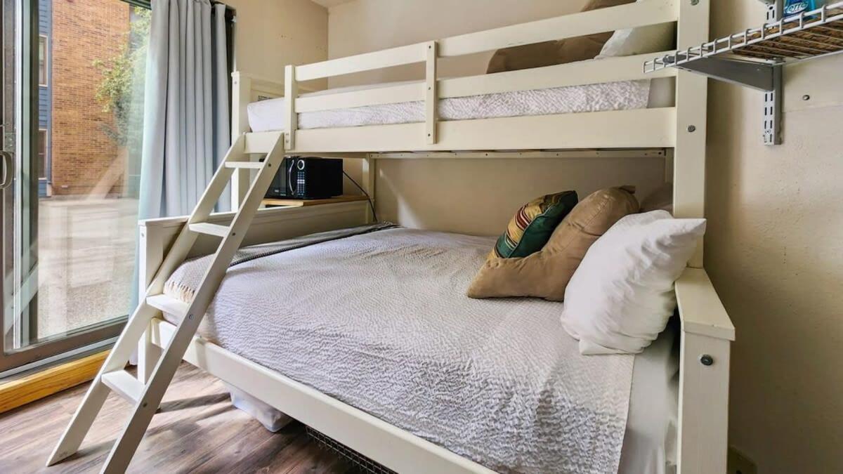 Cozy Studio With Shared Pool -3 Min To Ski Lift Брекенрідж Екстер'єр фото