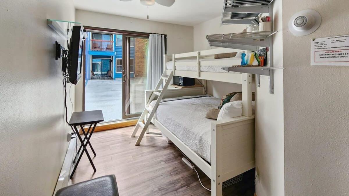 Cozy Studio With Shared Pool -3 Min To Ski Lift Брекенрідж Екстер'єр фото