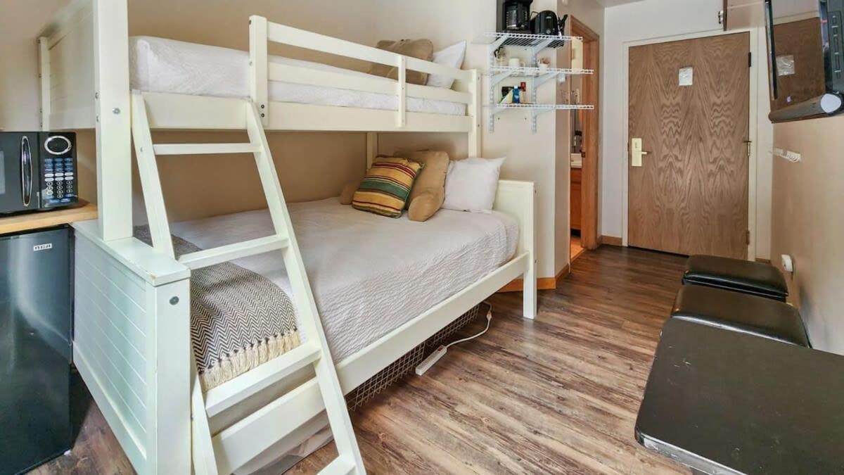 Cozy Studio With Shared Pool -3 Min To Ski Lift Брекенрідж Екстер'єр фото